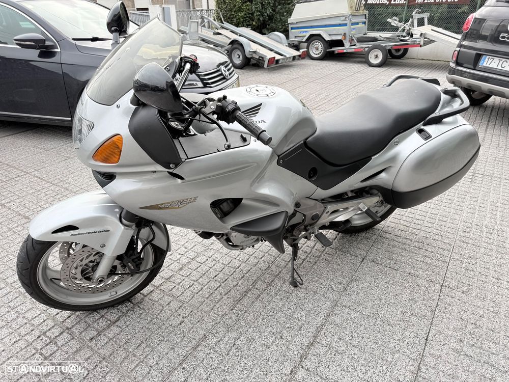 Honda Deauville NT 650 - 5