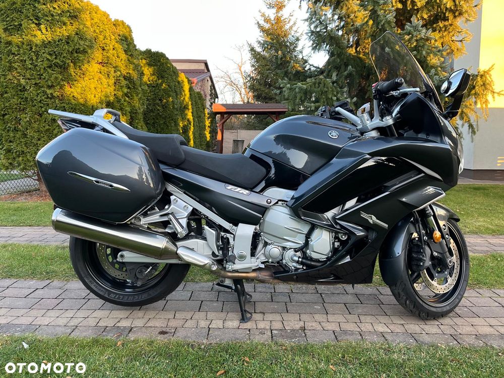 Yamaha FJR - 16