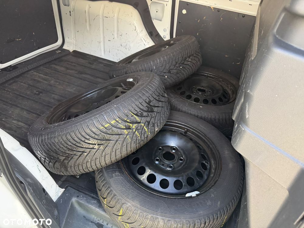 Volkswagen CADDY - 13