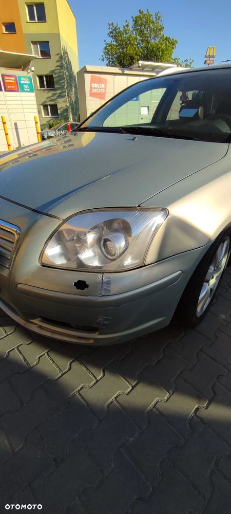 Toyota Avensis 2.0 VVT-i High - 8