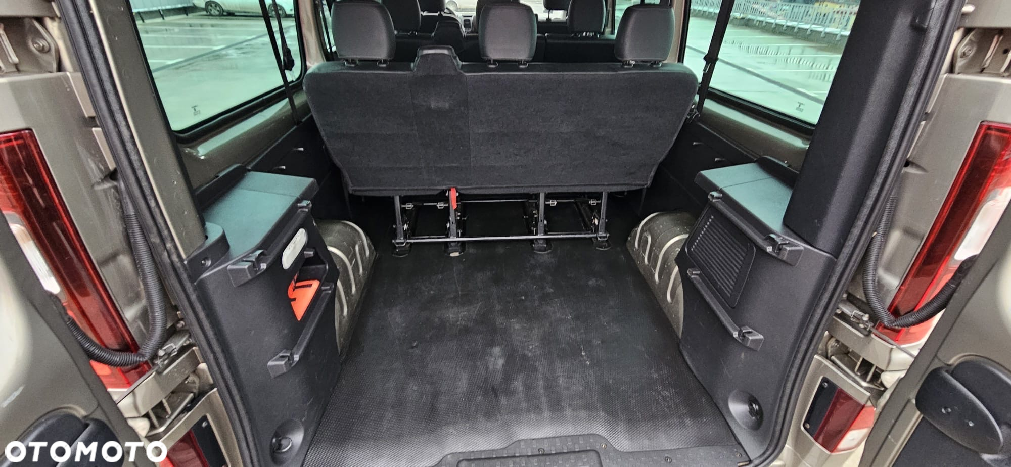 Opel Vivaro - 32