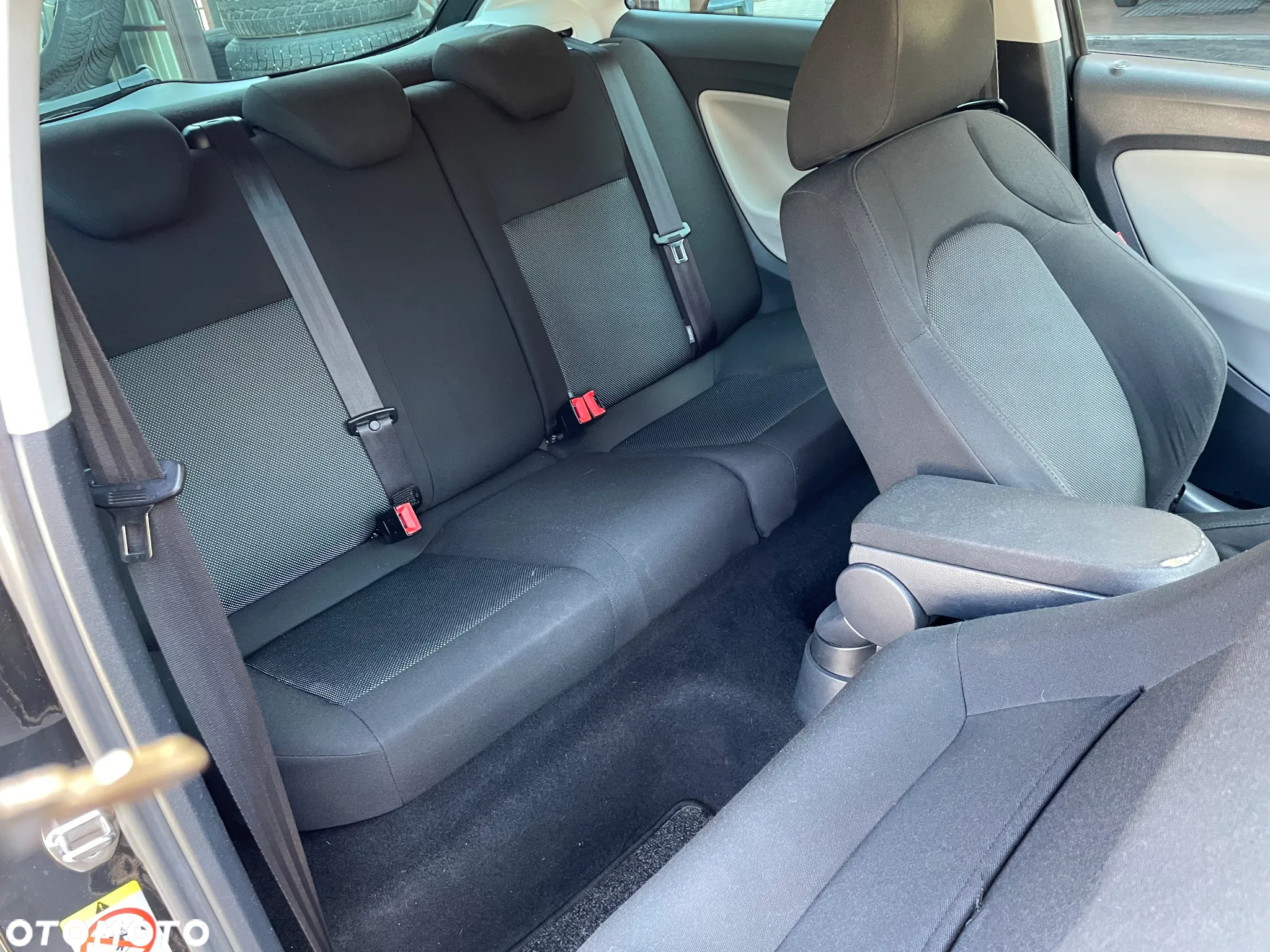 Seat Ibiza SC 1.6 16V Sport - 11