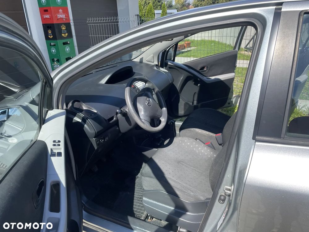 Toyota Yaris 1.0 Terra - 2