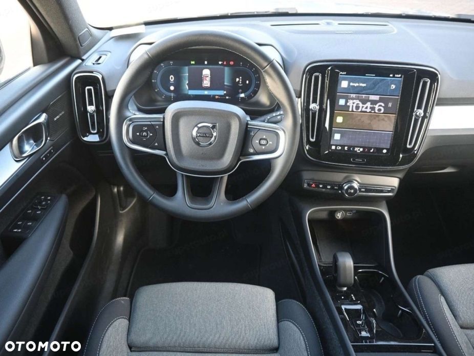 Volvo XC 40 B3 Plus Dark - 12