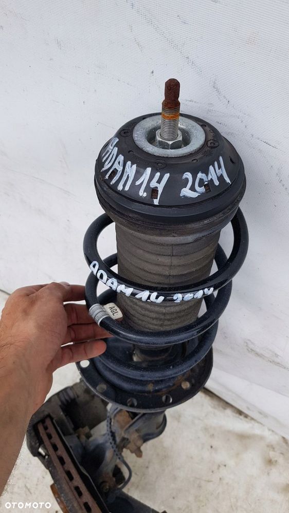 zwrotnica amortyzator lewa przód Opel Adam 1.4 - 2