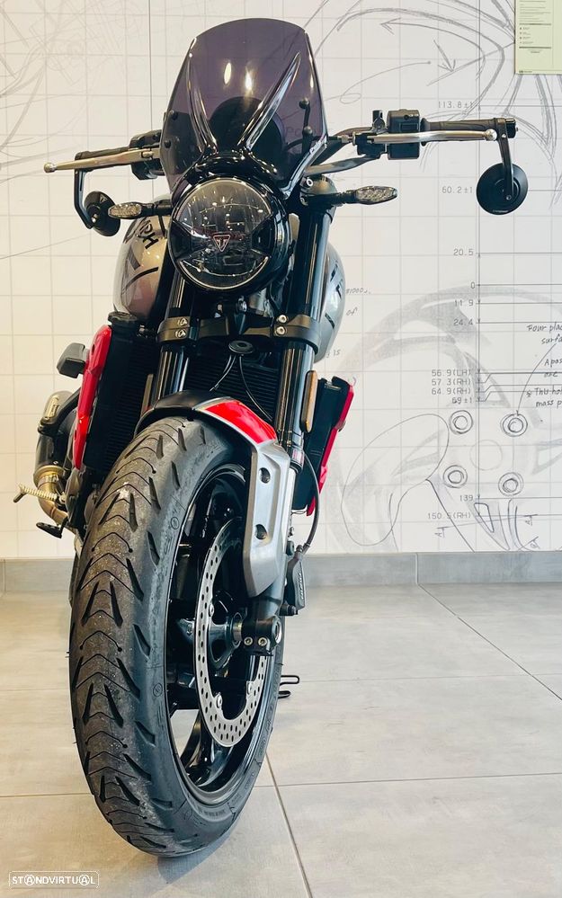 Triumph Trident 660 - 6