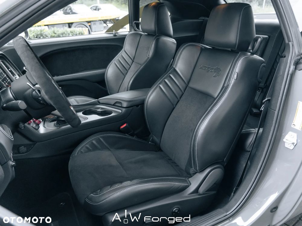 Dodge Challenger 6.2 Hellcat - 27