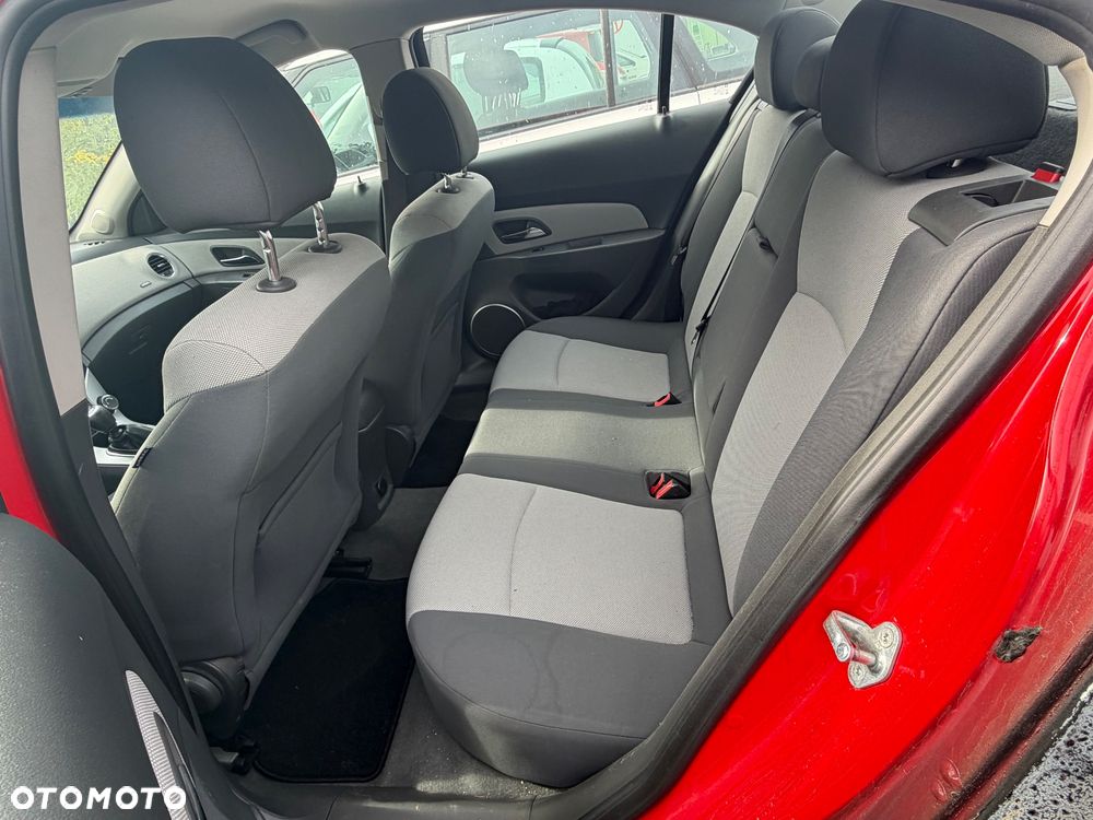 Chevrolet Cruze 1.6 - 8
