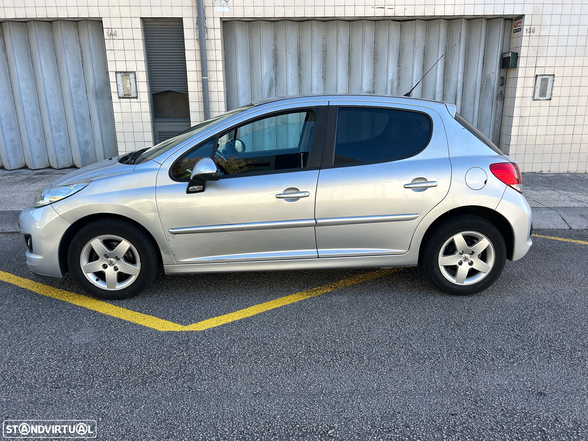 Peugeot 207 1.4 HDi Allure - 12