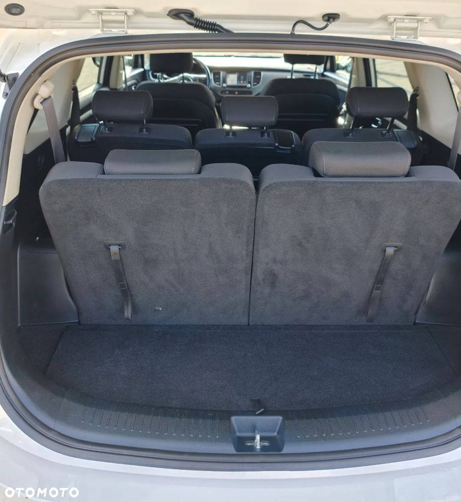 Kia Carens 1.6 GDI Dream-Team Edition - 29