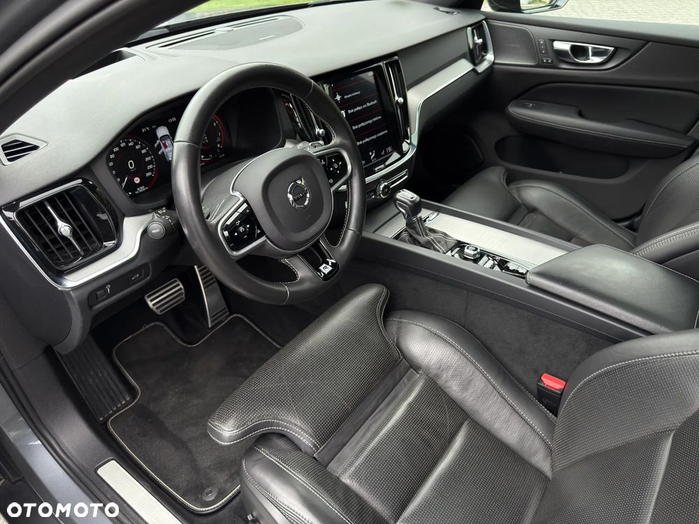 Volvo V60 T6 AWD R-Design - 22
