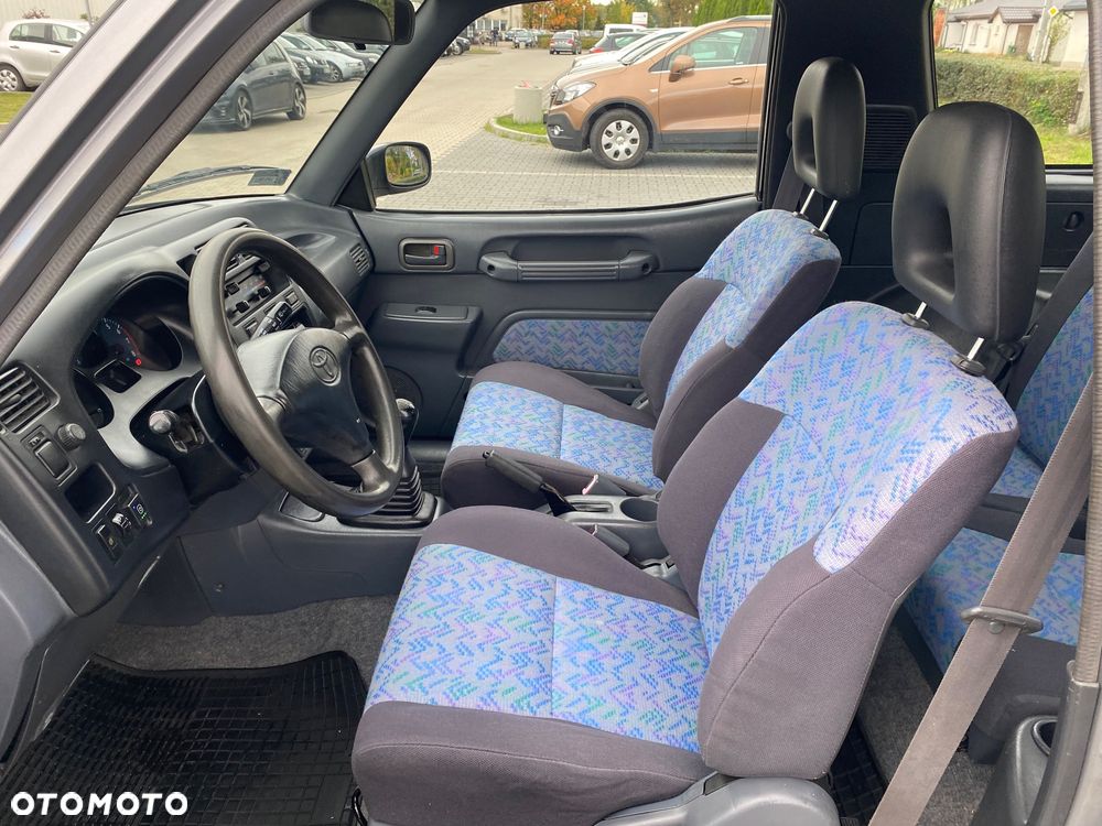 Toyota RAV4 - 25
