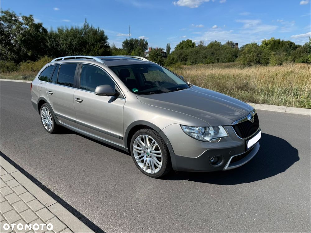 Skoda Superb 2.0 TDI Elegance Outdoor DSG - 2