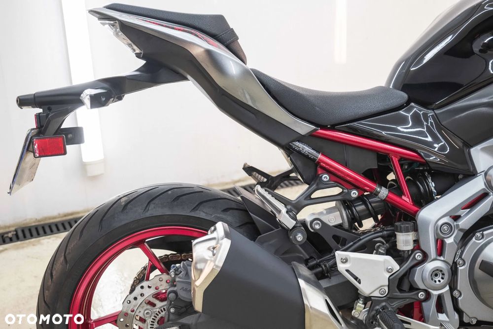 Kawasaki Z 900 - 15