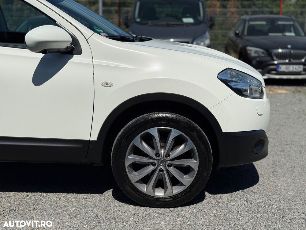 Nissan Qashqai 1.6 DCI 4 x 4 DPF tekna - 24