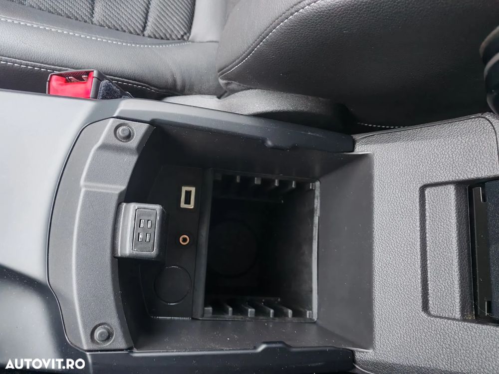 Ford Kuga 1.6 EcoBoost 2x4 Titanium - 22