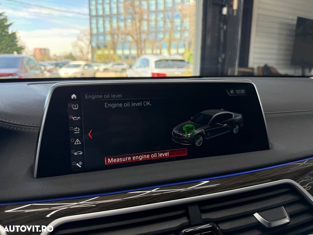 BMW Seria 7 730Ld xDrive - 24