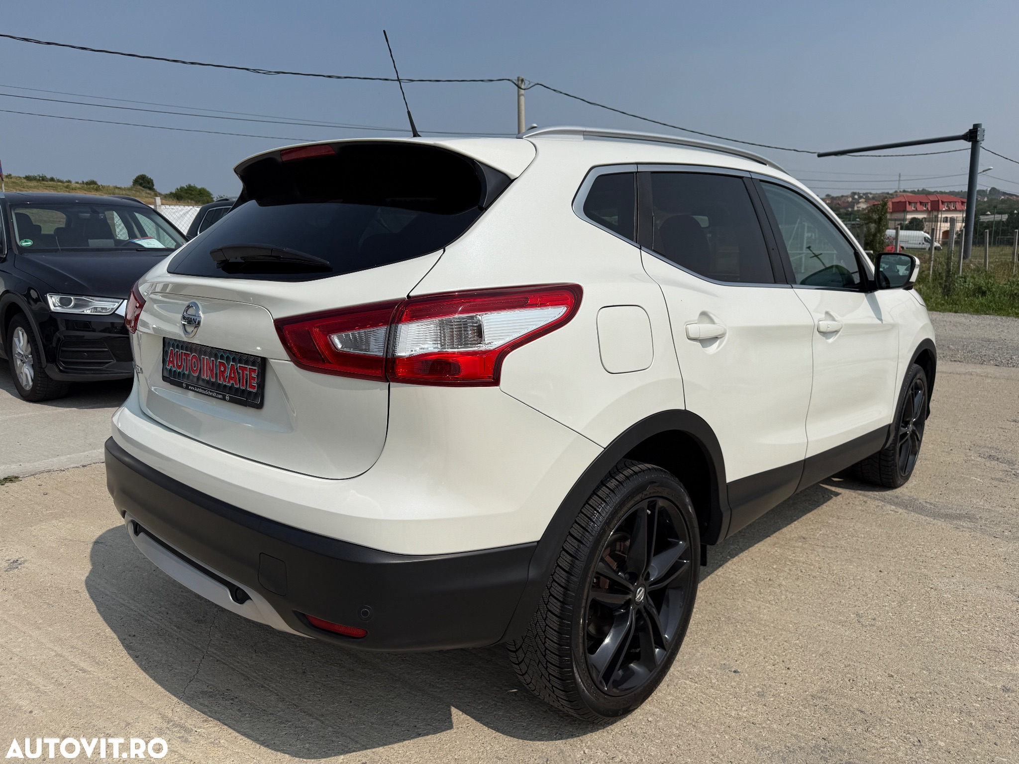 Nissan Qashqai 1.6 DCI Xtronic TEKNA - 3
