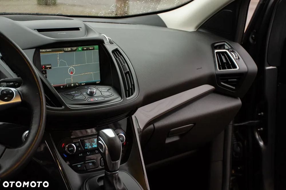 Ford Kuga 1.5 EcoBoost 4x4 Titanium - 32