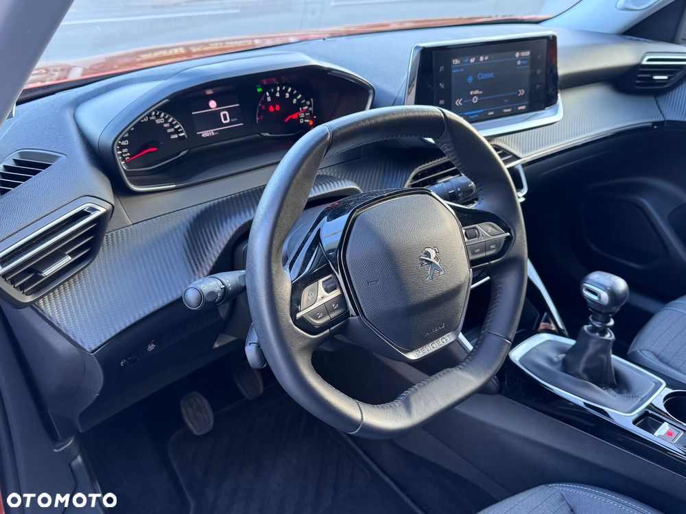 Peugeot 2008 PureTech 100 Allure - 24