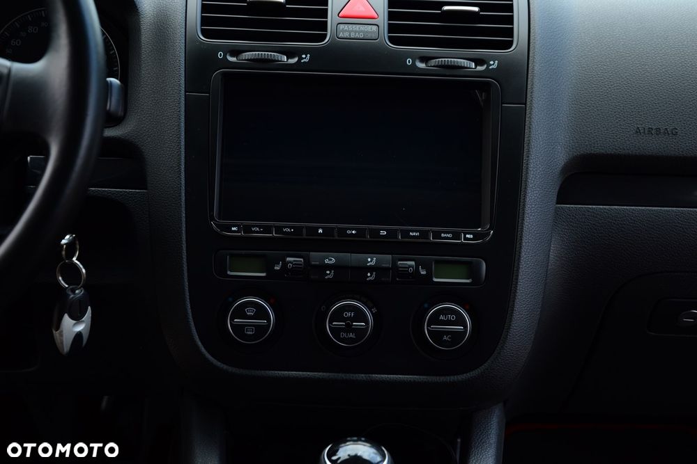 Volkswagen Golf - 27