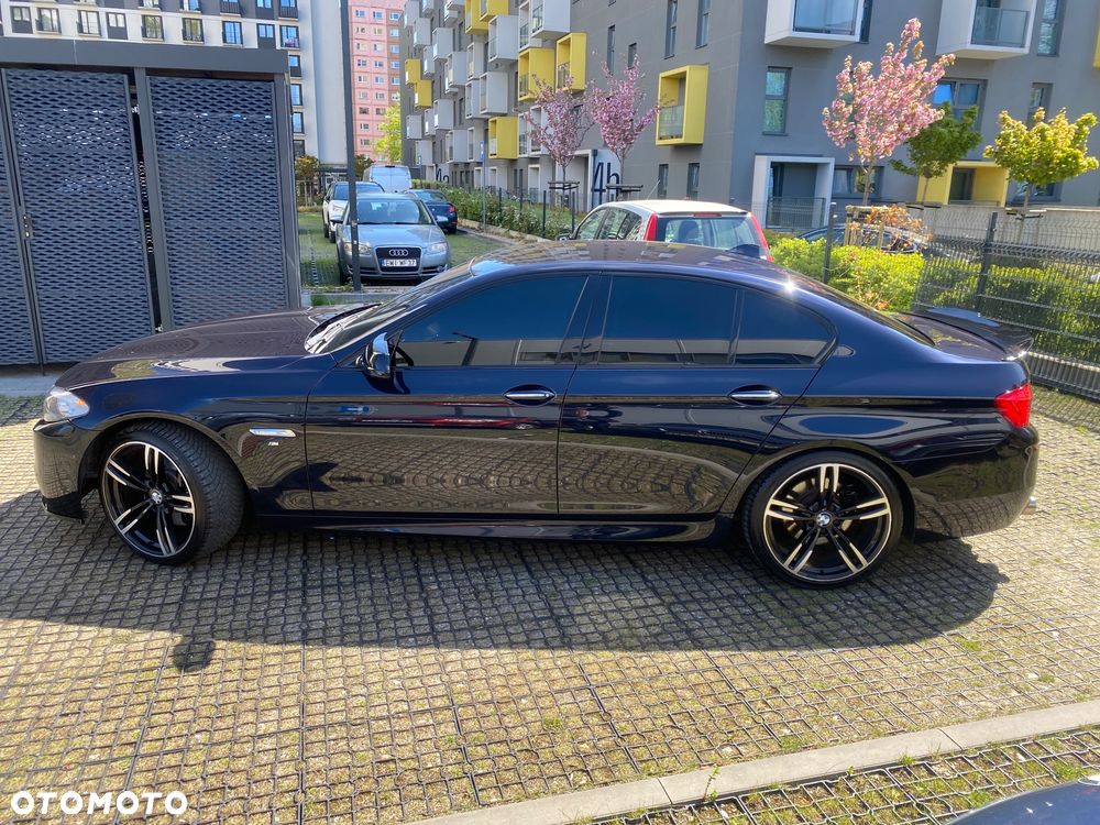 BMW Seria 5 525d xDrive - 39