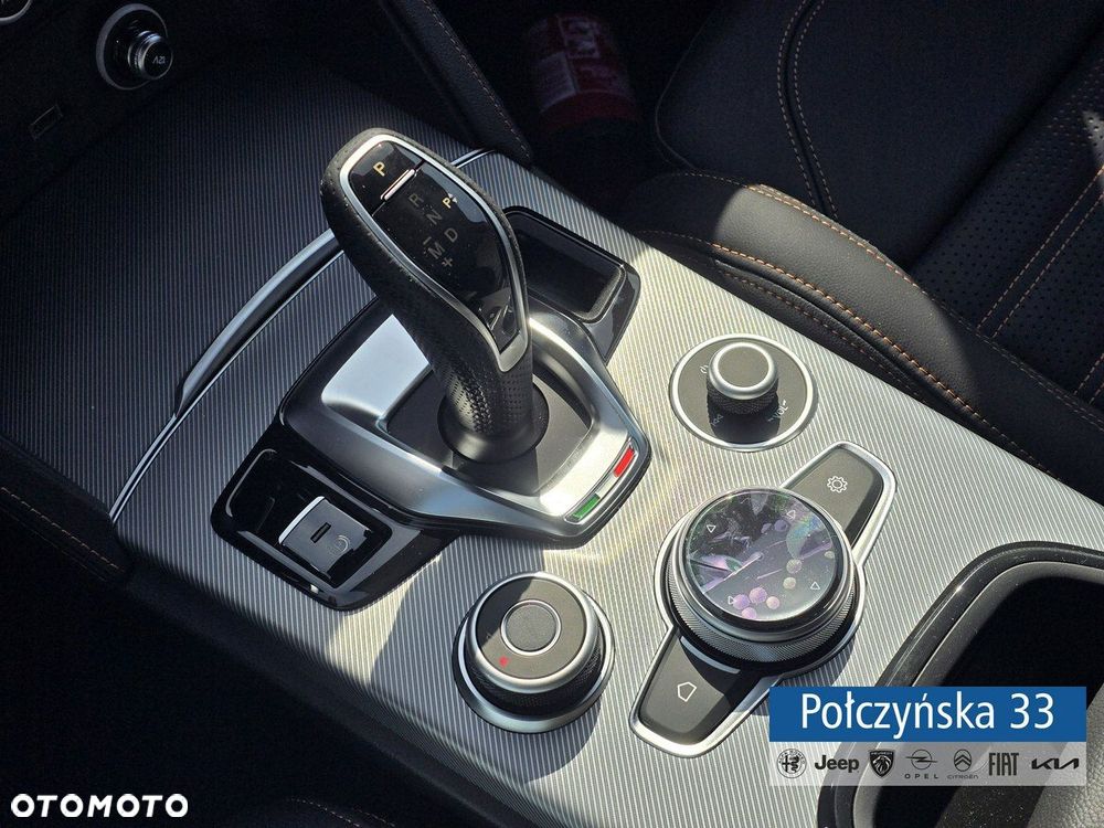 Alfa Romeo Stelvio - 17