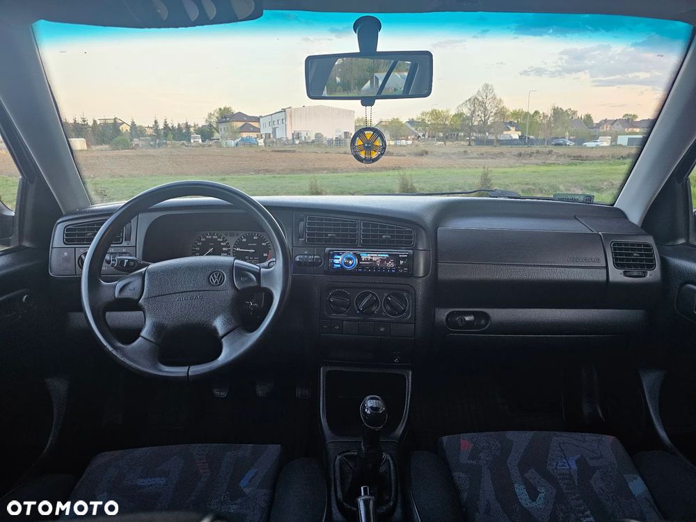 Volkswagen Golf - 9