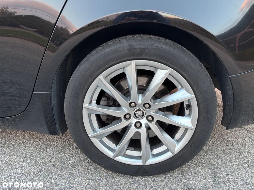 Jaguar XF 2.2 D Premium Luxury - 26