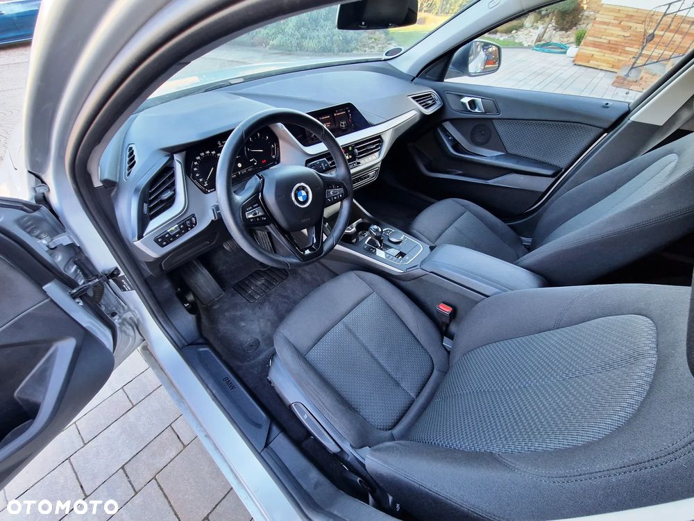 BMW Seria 1 116d Sport Line - 7
