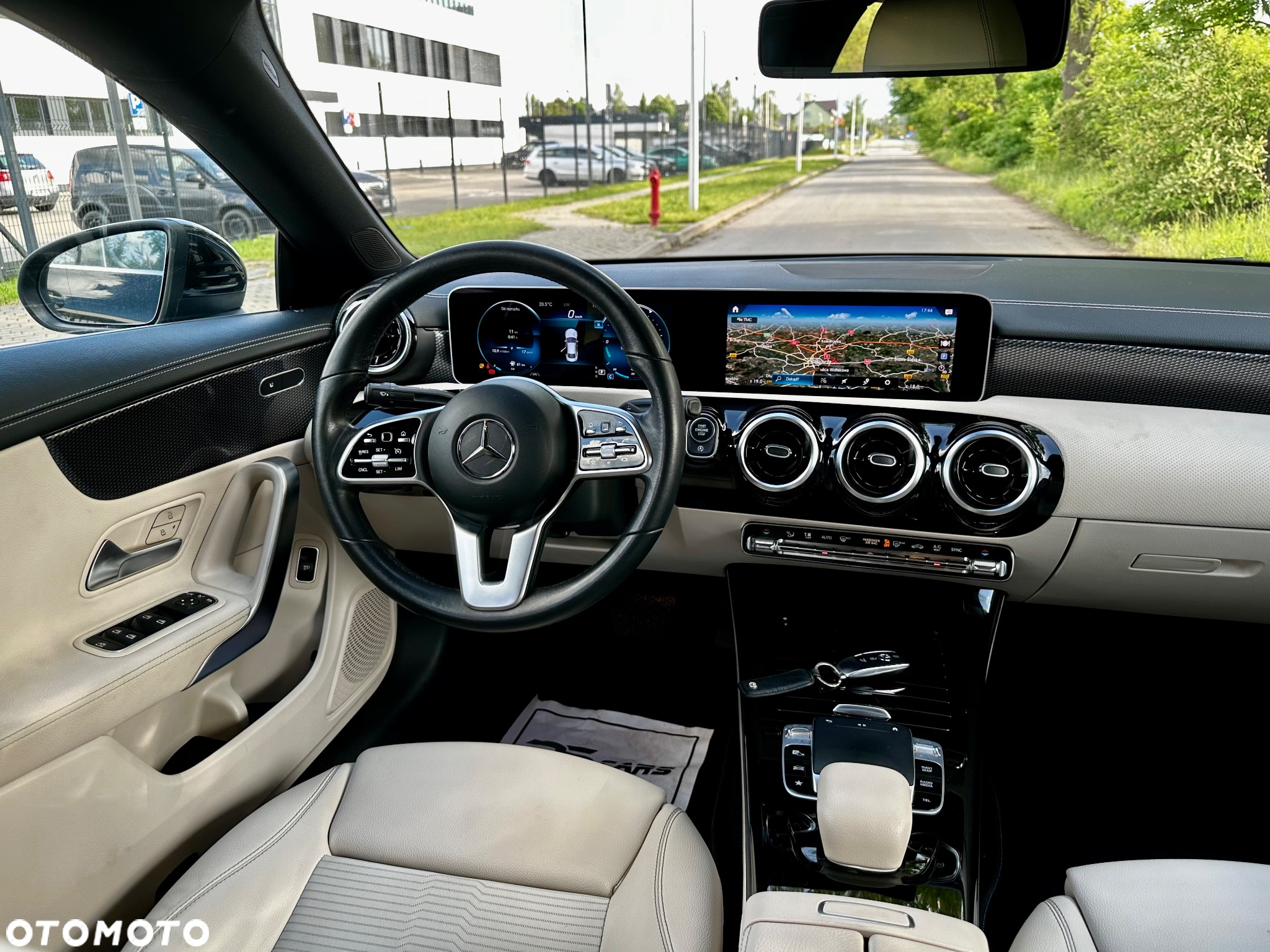 Mercedes-Benz CLA 180 Progressive 7G-DCT - 26