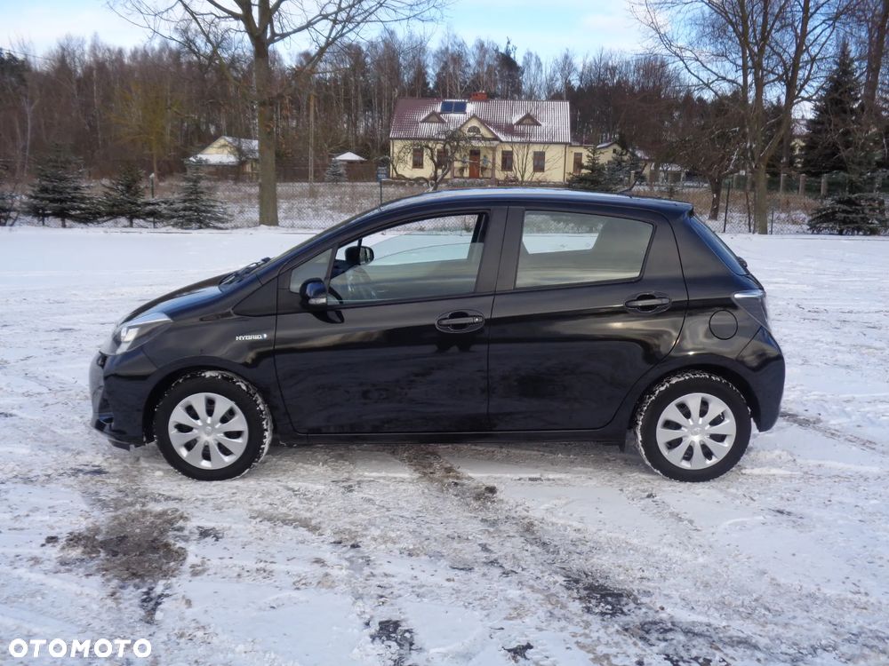 Toyota Yaris Hybrid 100 Life - 12