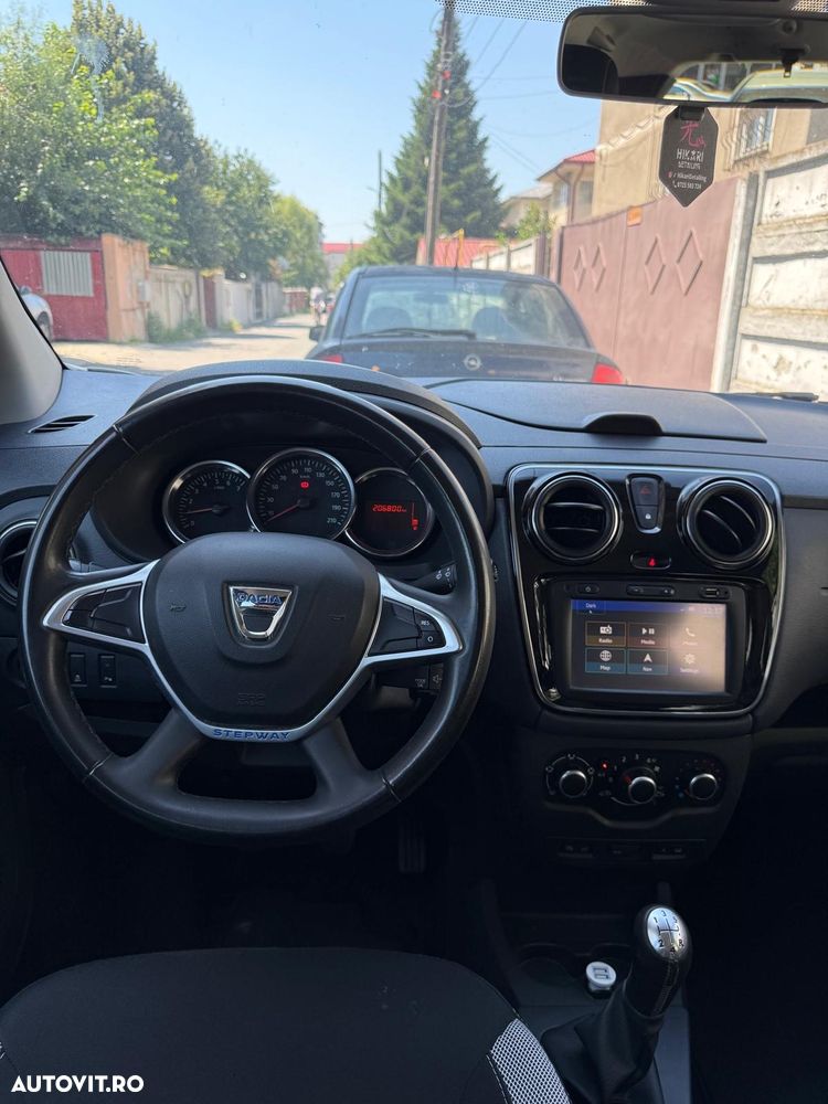 Dacia Lodgy 1.5 dCi 90 CP Stepway - 10