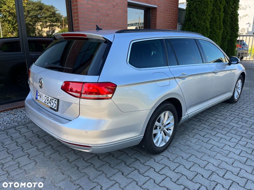 Volkswagen Passat Variant 2.0 TDI SCR DSG Business - 4