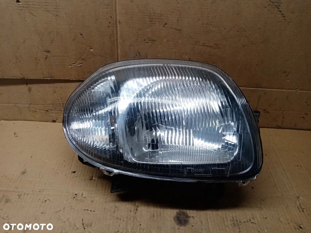 Lampa prawy przód przednia prawa Renault Clio II - 1