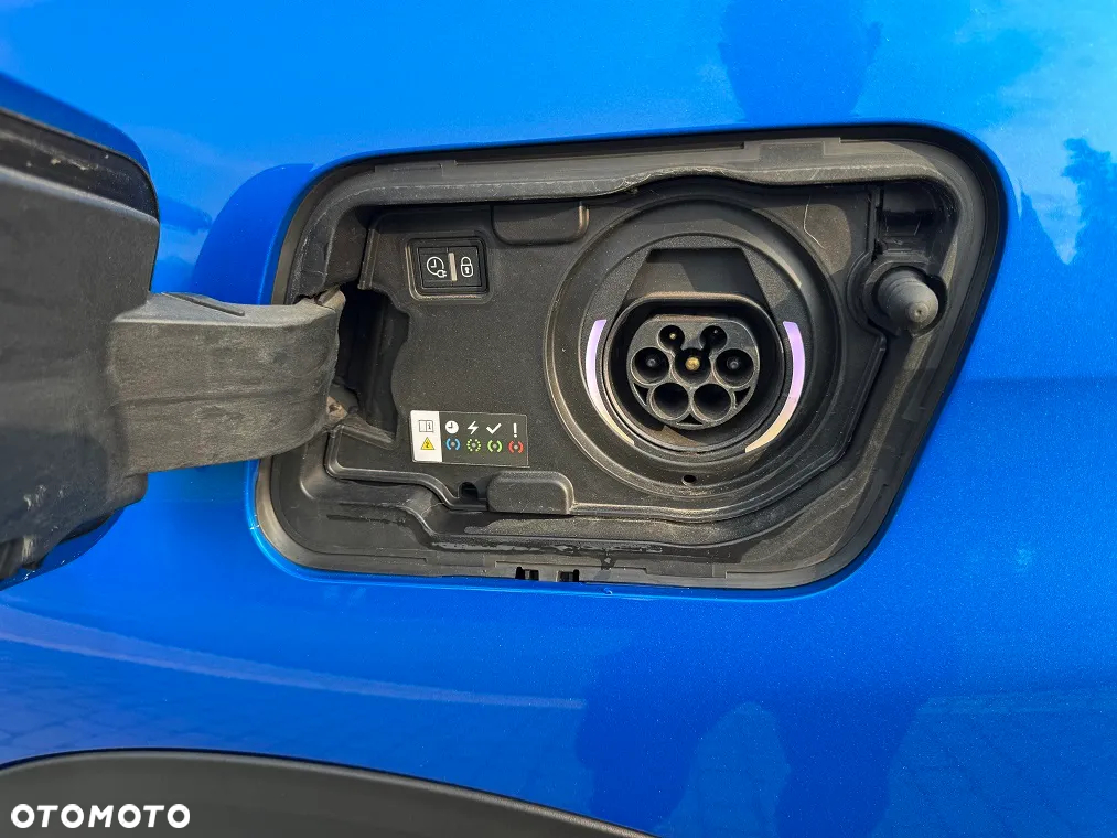 Peugeot 3008 Plug-In Hybrid 225 e-EAT8 GT - 35