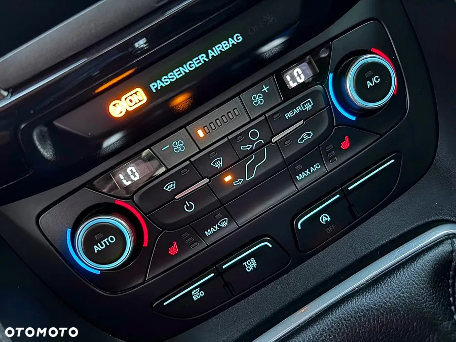 Ford Tourneo Connect Grand - 35