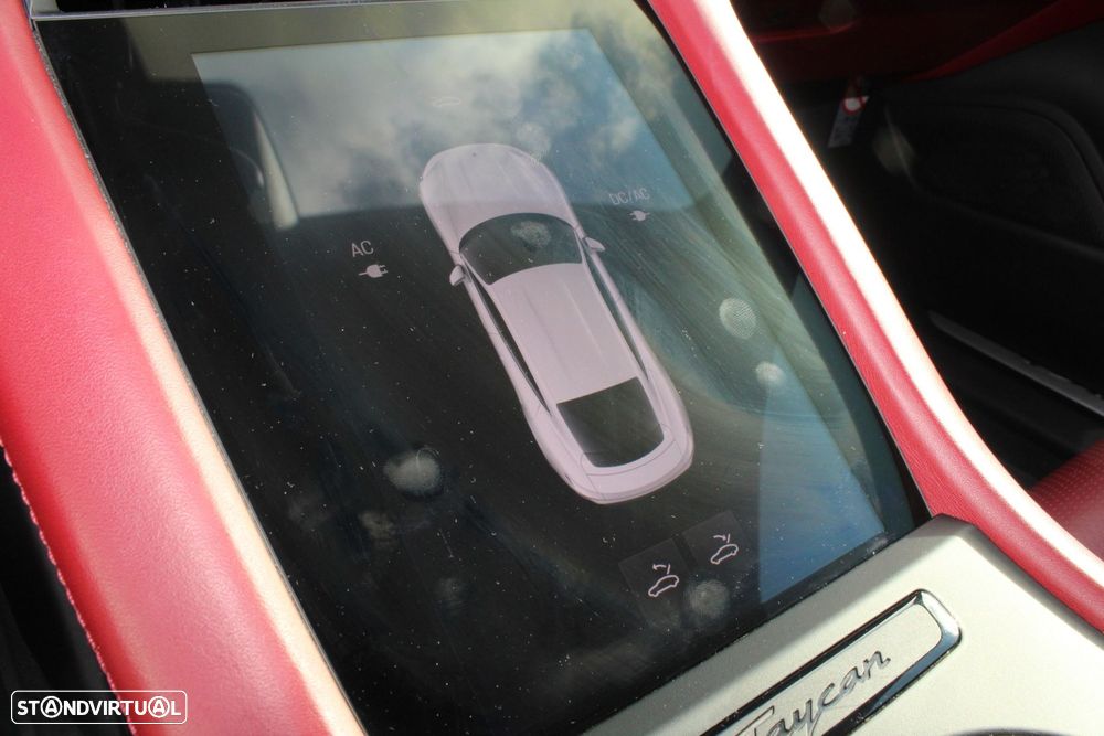 Porsche Taycan 4S - 31