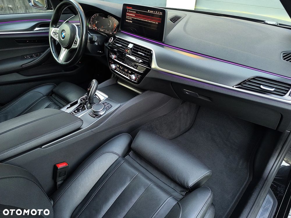 BMW Seria 5 530d xDrive M Sport Edition - 30