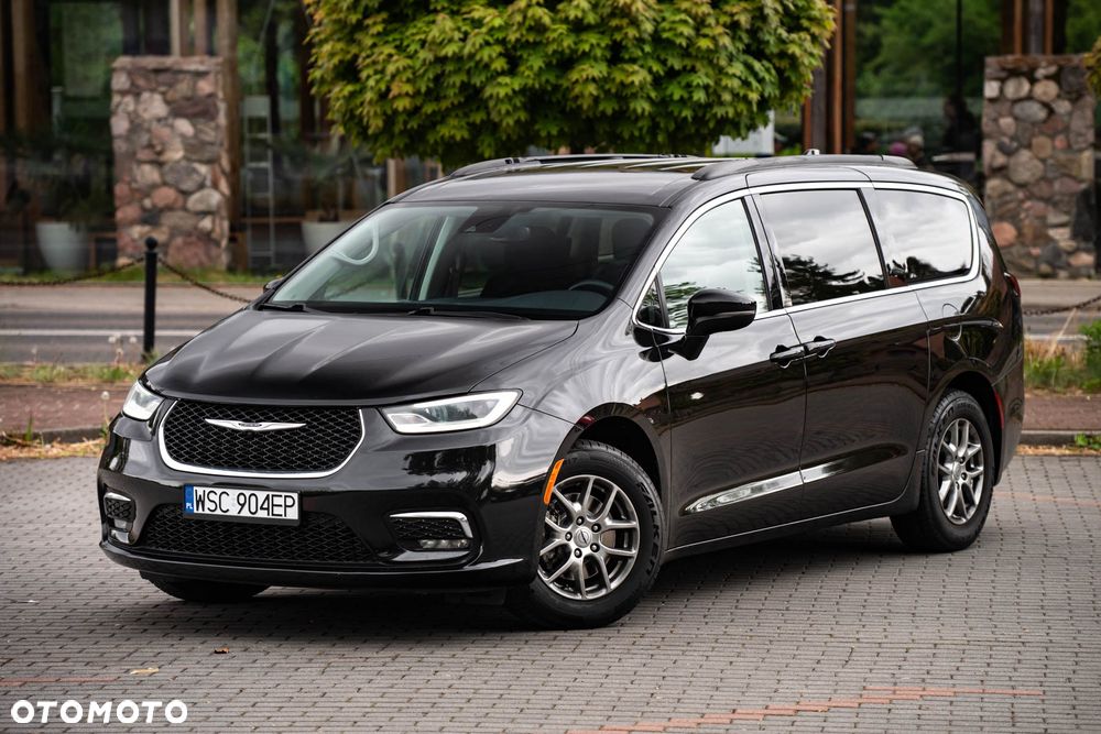 Chrysler Pacifica - 4