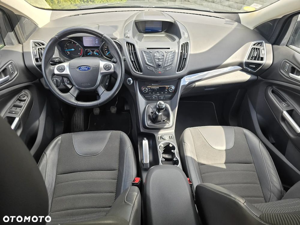 Ford Kuga 2.0 TDCi 2x4 Titanium - 17