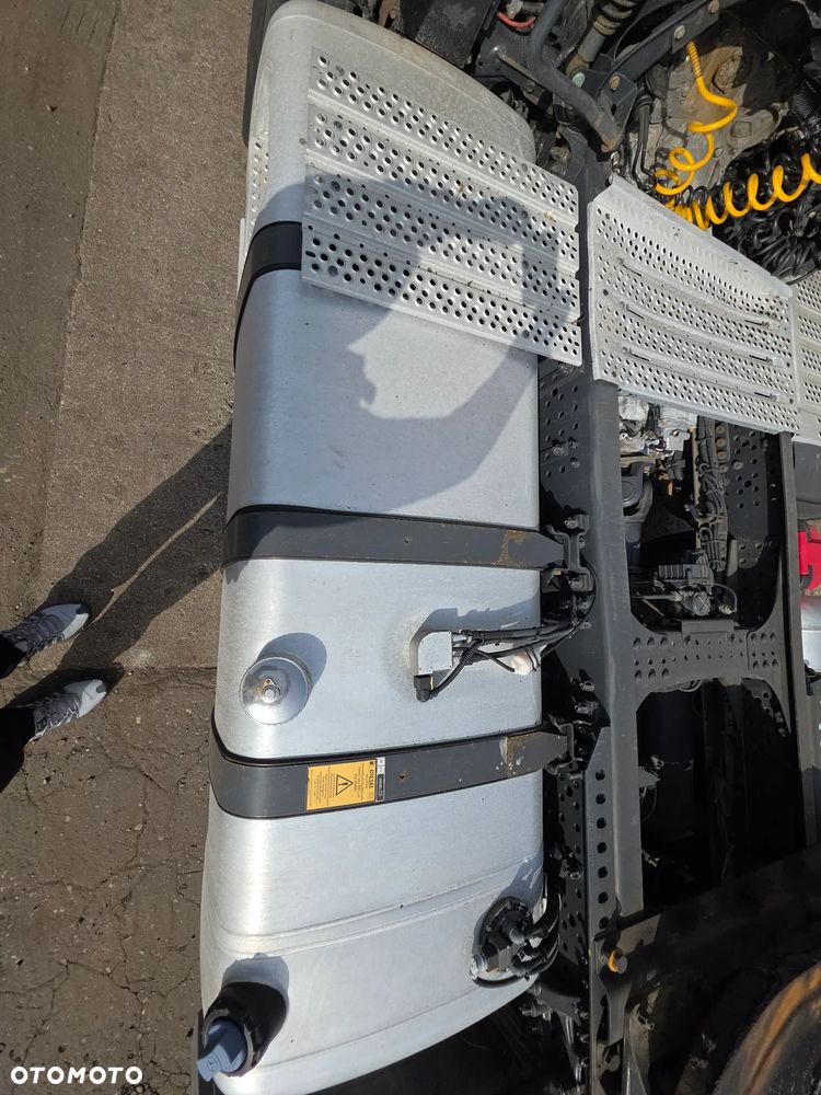 Mercedes-Benz 1845 - 14