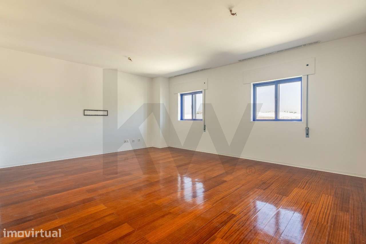 Apartamento T3 com Suite e Garagem junto ao Arrábida Shopping - Grande imagem: 2/22