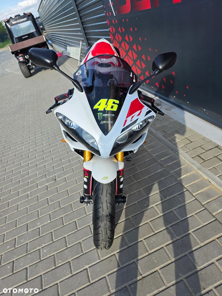 Yamaha R1 - 17
