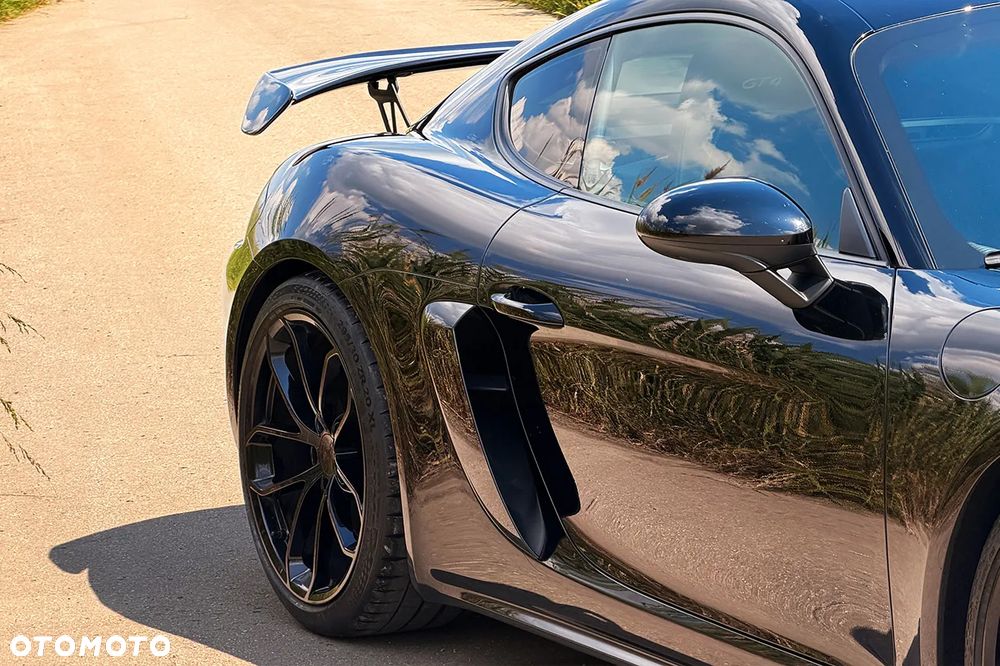 Porsche 718 Cayman GPF GT4 PDK - 6
