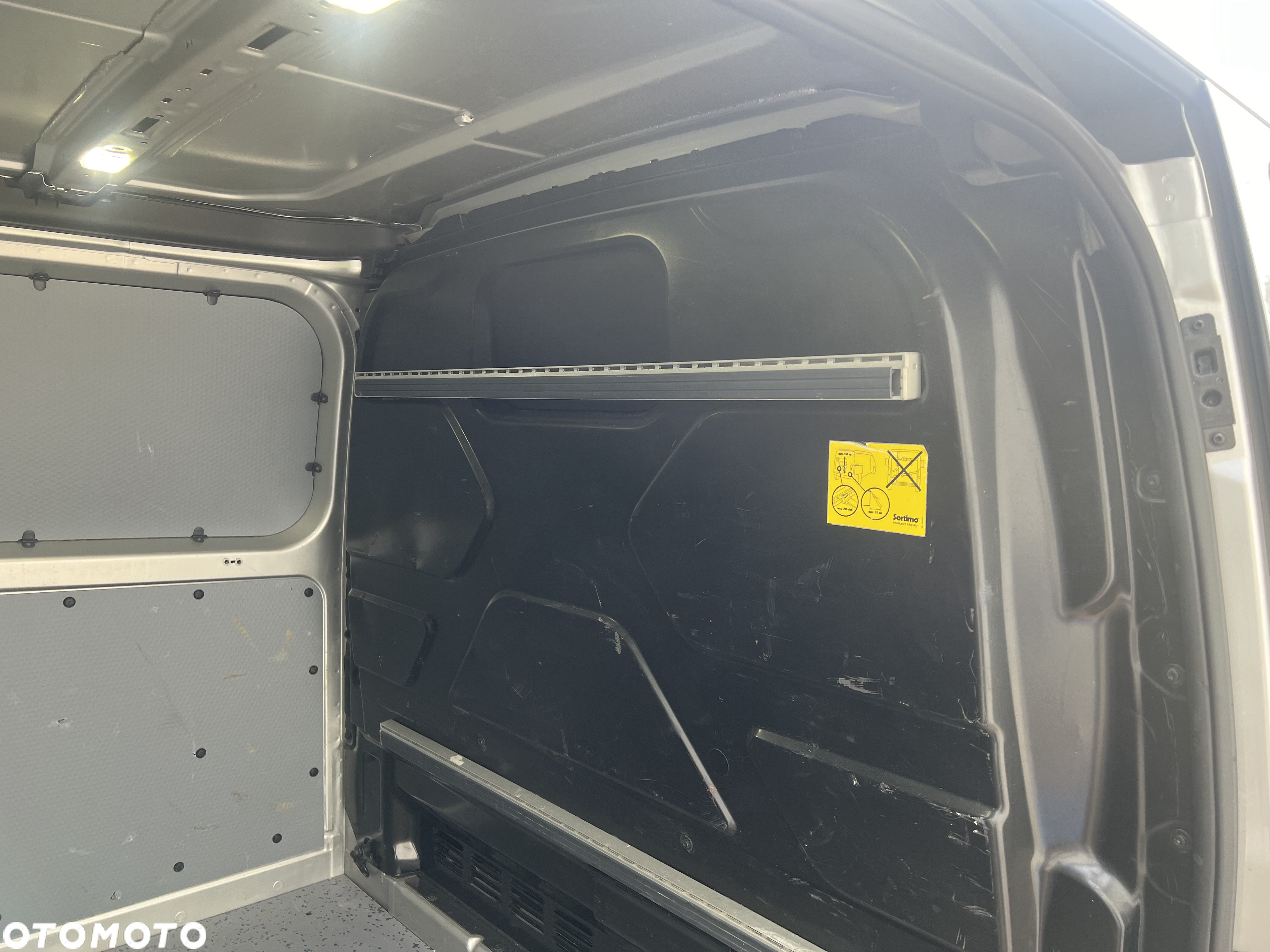 Ford Custom Transit - 21
