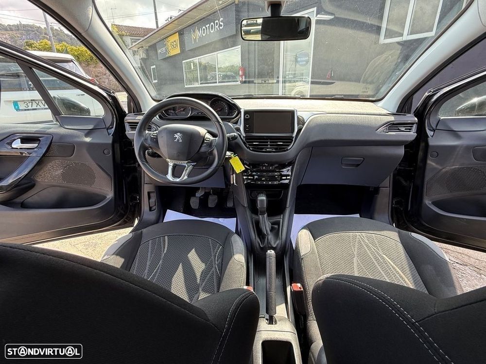 Peugeot 208 1.2 VTi SE Style - 42