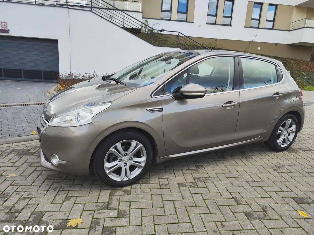 Peugeot 208 1.6 VTi Allure - 1
