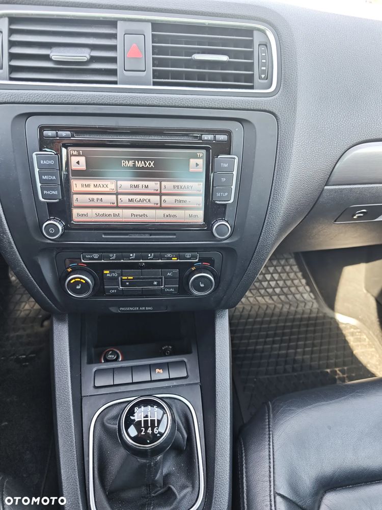 Volkswagen Jetta 1.4 TSI Highline - 11