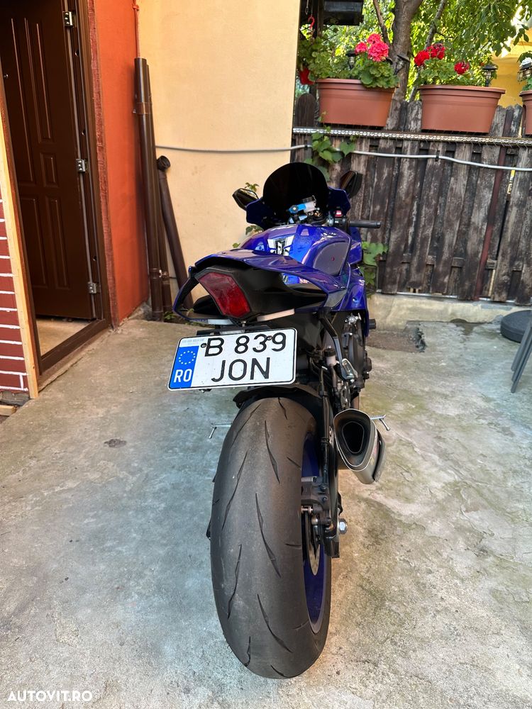 Yamaha YZF 1000 R1 - 6